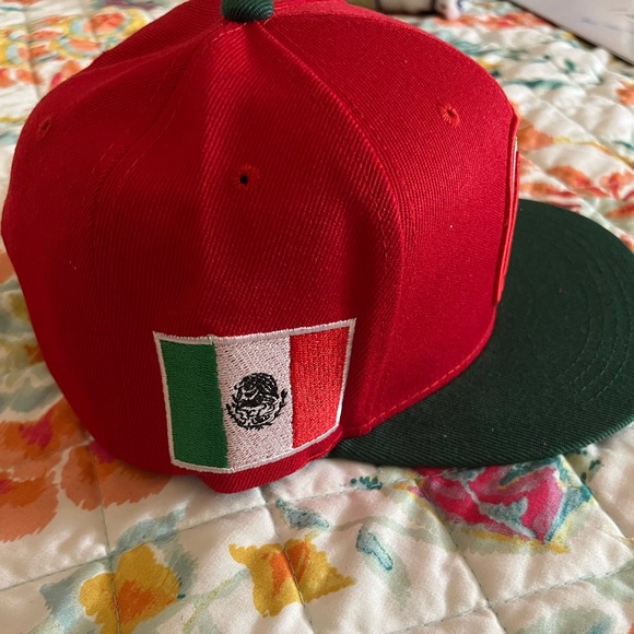 Never used. National Mexico baseball team hat. - Picture 1 of 2
